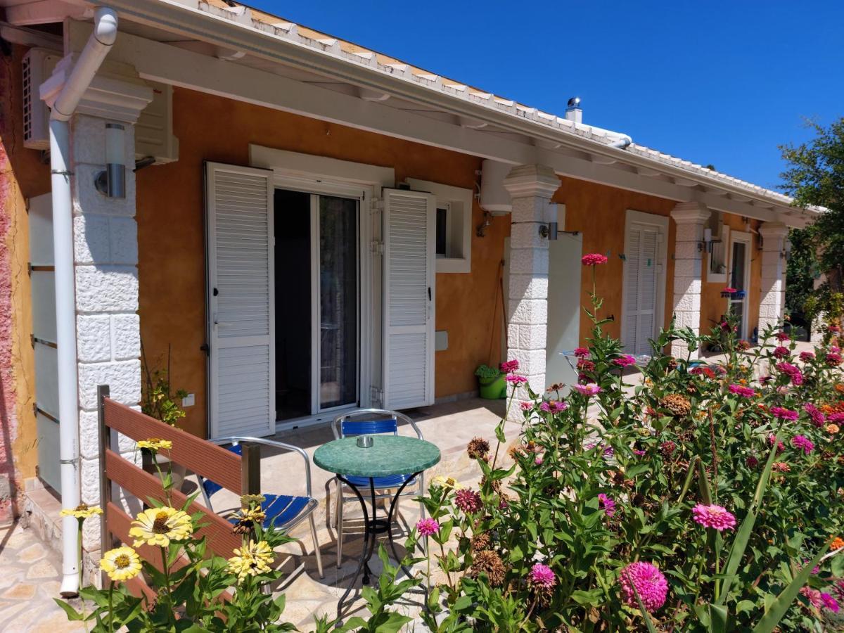 Iris Apartment Near Corfu Town Kontokali Eksteriør billede