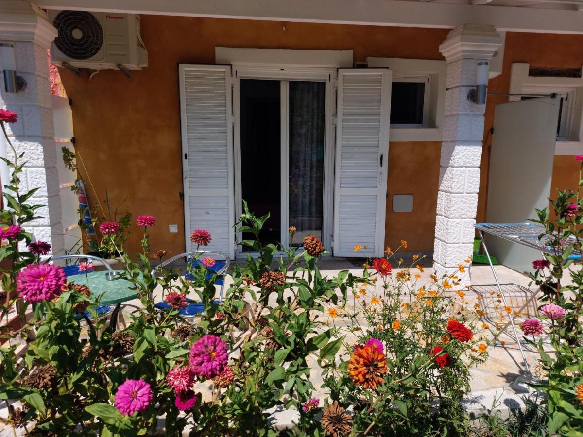 Iris Apartment Near Corfu Town Kontokali Eksteriør billede